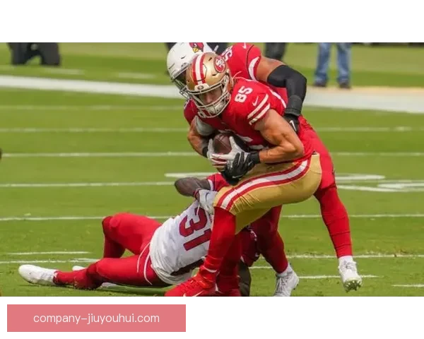 斯坦尼希奇回归拜仁首秀遭遇膝伤长期缺阵困扰