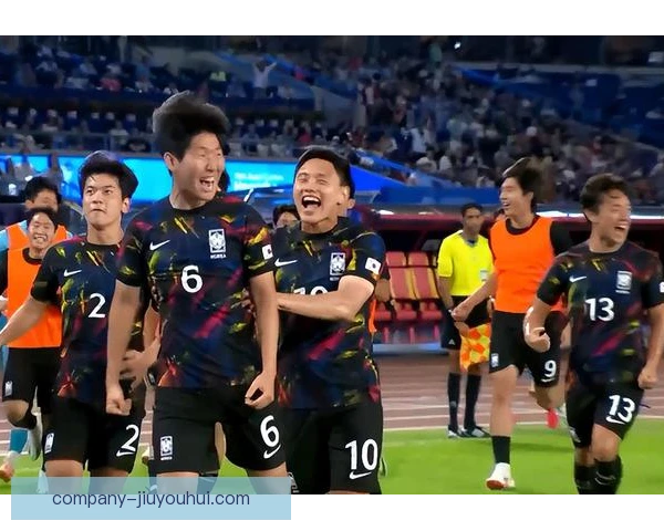 中国男足快马人球分过突进，瞬间撕开对手整条防线